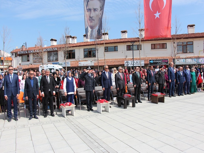 23 Nisan Ulusal Egemenlik ve Çocuk Bayramı Törenle Kutlandı